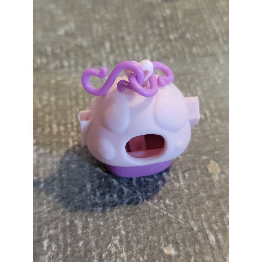 Hasbro LPS mini house portable to go Littlest Pet Shop toy figure